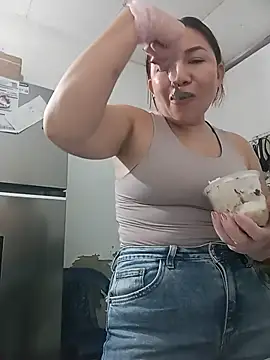 Luna Morch online show from July 25, 2026, 11:35 pm