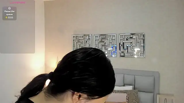 sofia  thompson online show from May 16, 2026, 12:51 am