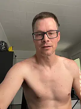 dadbod847364 online show from May 16, 2026, 7:45 pm
