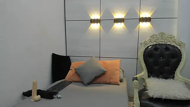 Snapshot of Daphne_Leia chatting on May 2, 2026, 7:30 pm Daphne Leia online show from May 2, 2026, 7:30 pm