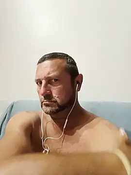 Snapshot of Frank20cmdura chatting on June 11, 2026, 5:05 am Frank20cmdura online show from June 11, 2026, 5:05 am