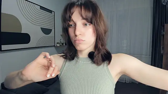 LydaAinley online show from April 28, 2026, 8:25 pm