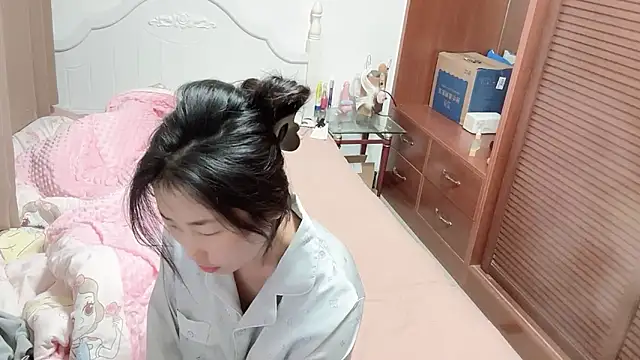 XIAOnaimao-001 online show from May 3, 2026, 2:39 am