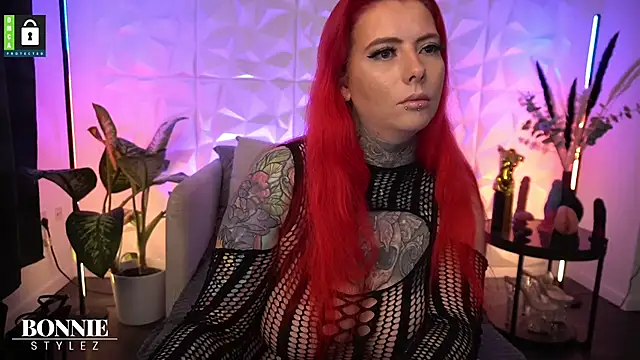 Snapshot of BonnieStylez chatting on February 4, 2026, 3:56 am BonnieStylez online show from February 4, 2026, 3:56 am