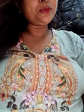 Snapshot of Gulapi_N chatting on July 12, 2026, 9:44 am Gulapi N online show from July 12, 2026, 9:44 am