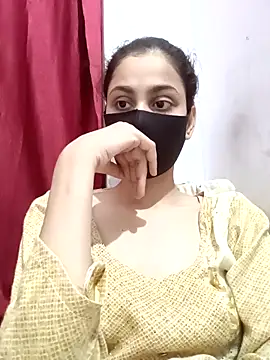 saniyamirza000777 online show from April 29, 2026, 1:48 pm