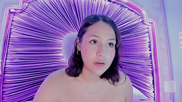 AmelieCooper online show from June 4, 2026, 7:42 pm