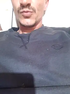 Snapshot of Gauchinho_1 chatting on May 17, 2026, 5:53 pm Gauchinho 1 online show from May 17, 2026, 5:53 pm