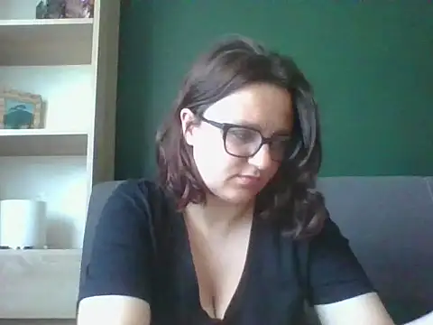 sensual paris online show from May 28, 2026, 5:27 am