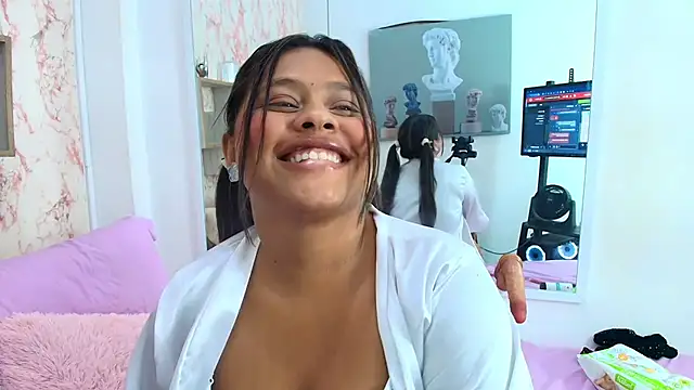 Snapshot of Valeria_Voss chatting on June 5, 2026, 6:52 am Valeria Voss online show from June 5, 2026, 6:52 am