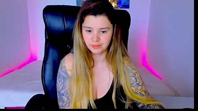 Natali Secret online show from May 14, 2026, 9:49 am