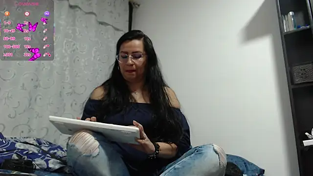 HelenNovoa online show from June 21, 2026, 3:20 am