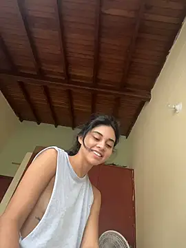 Snapshot of mia_moonna chatting on June 25, 2026, 12:20 pm mia moonna online show from June 25, 2026, 12:20 pm