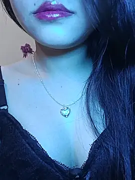 silkyhairs online show from June 24, 2026, 6:51 pm