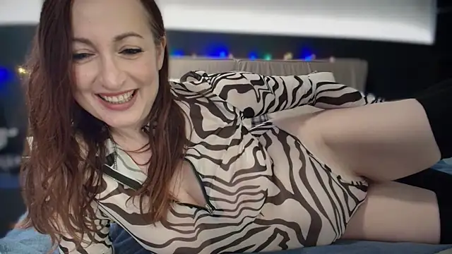 Snapshot of Peachy_ chatting on February 7, 2025, 9:05 am Peachy online show from February 7, 2025, 9:05 am