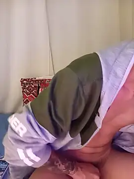 rada200722 online show from April 28, 2026, 8:41 am