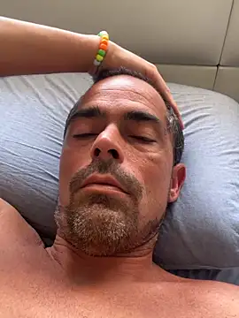 Riccardo86xx online show from June 15, 2026, 1:02 pm
