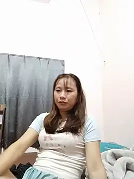 Snapshot of -Natina- chatting on July 30, 2026, 4:44 am -Natina- online show from July 30, 2026, 4:44 am