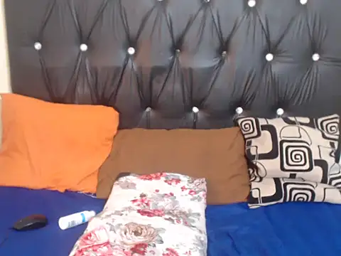 QueensBettyX96 online show from May 6, 2026, 12:43 pm
