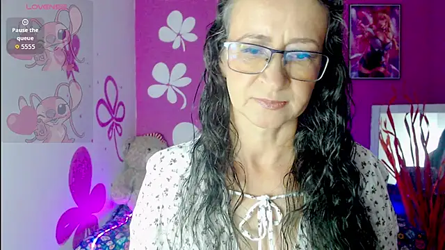 aura latinax online show from May 1, 2026, 11:37 am