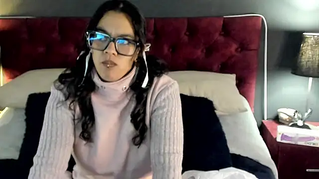 Snapshot of ZiaNoir_ chatting on July 1, 2026, 2:51 pm ZiaNoir online show from July 1, 2026, 2:51 pm