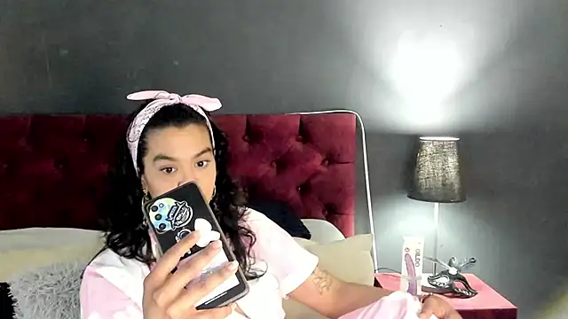 Snapshot of ZiaNoir_ chatting on July 10, 2026, 2:52 pm ZiaNoir online show from July 10, 2026, 2:52 pm