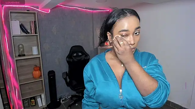 alessia anderson online show from October 21, 2025, 11:27 pm