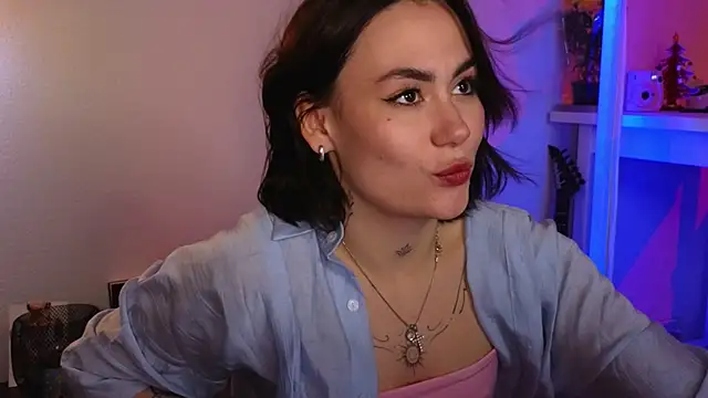 Snapshot of viktoriamoore chatting on May 18, 2026, 6:47 pm viktoriamoore online show from May 18, 2026, 6:47 pm
