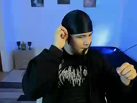 Snapshot of sant_wahlberg chatting on June 30, 2026, 10:22 pm sant wahlberg online show from June 30, 2026, 10:22 pm