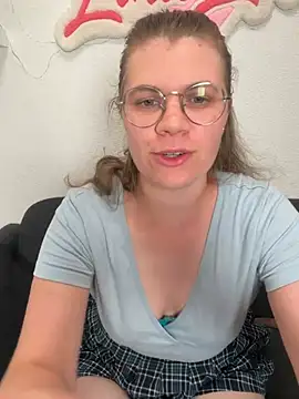 Snapshot of Lina-Love chatting on June 25, 2026, 6:45 pm Lina-Love online show from June 25, 2026, 6:45 pm