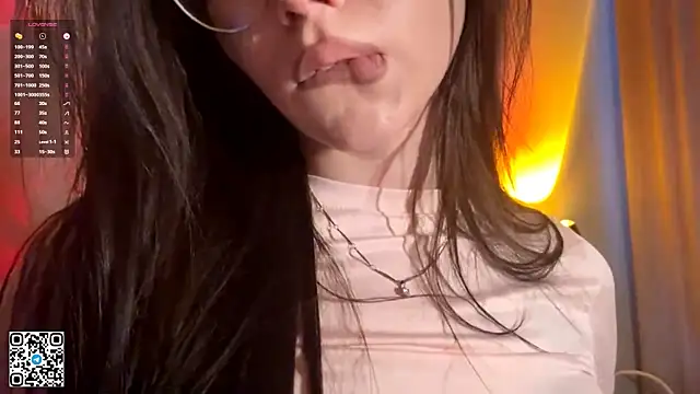 MelanieHale online show from April 28, 2026, 4:12 pm