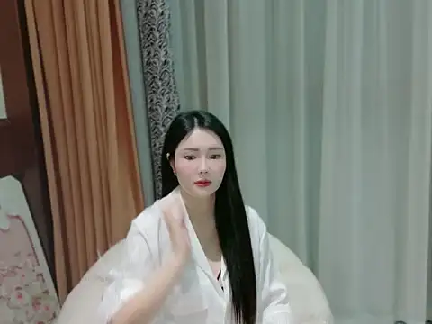 YuYu2604255 online show from April 28, 2026, 12:21 pm