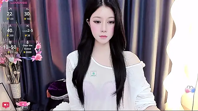 Snapshot of Sylvia002 chatting on July 12, 2026, 1:35 pm Sylvia002 online show from July 12, 2026, 1:35 pm