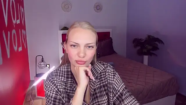 NancyGlamour online show from June 6, 2026, 9:36 am