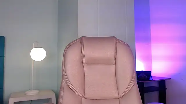 Lilyred  online show from June 14, 2026, 3:19 am