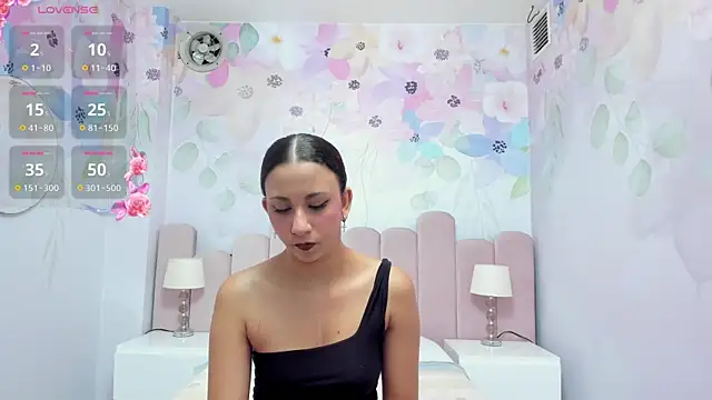 Miabloom19  online show from July 10, 2026, 11:07 pm