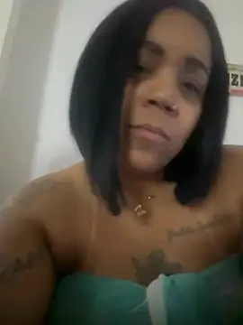 GianLavinnye online show from May 13, 2026, 11:11 pm
