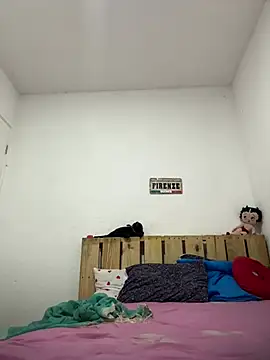 GianLavinnye online show from July 7, 2026, 5:32 am
