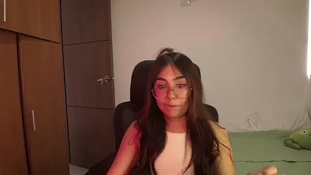 abbyyandmaxx online show from May 25, 2026, 4:46 pm