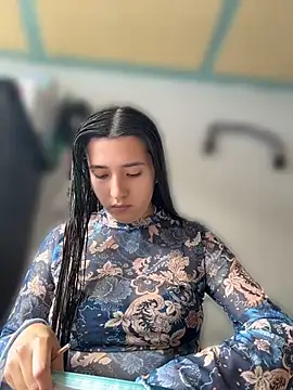 Alix Rousses20 online show from April 30, 2026, 4:35 pm