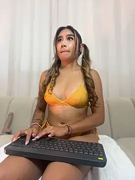 Yulieth x online show from June 13, 2026, 1:53 pm