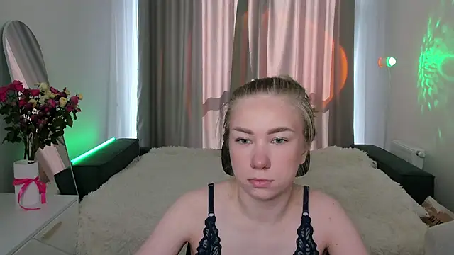 AnnaAlexArti online show from May 15, 2026, 3:57 am