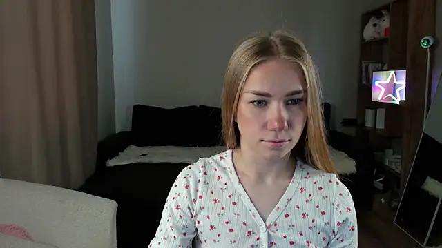 AnnaAlexArti online show from June 5, 2026, 5:36 am
