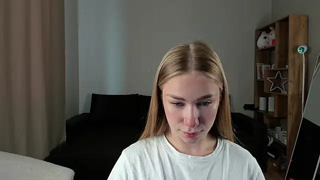 AnnaAlexArti online show from June 8, 2026, 6:14 am