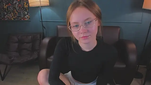 Snapshot of FloraLarsson chatting on June 11, 2026, 3:32 pm FloraLarsson online show from June 11, 2026, 3:32 pm