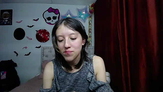 Snapshot of Blair_y_Briar chatting on June 23, 2026, 11:14 pm Blair y Briar online show from June 23, 2026, 11:14 pm