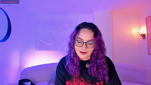 Snapshot of LoiseHarper chatting on June 2, 2026, 2:35 am LoiseHarper online show from June 2, 2026, 2:35 am
