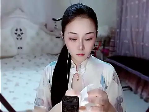 Amy-cnbaby online show from June 19, 2026, 1:43 am