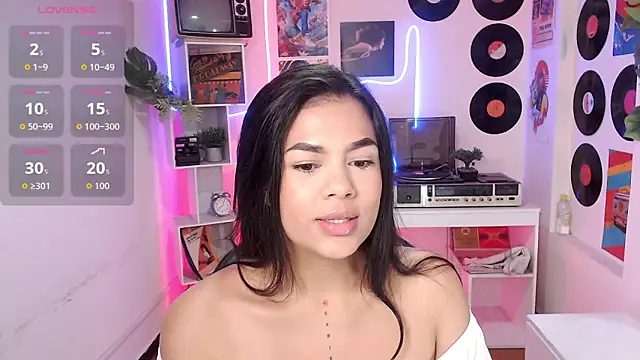 Snapshot of Duulce_mia chatting on June 9, 2026, 10:49 am Duulce mia online show from June 9, 2026, 10:49 am