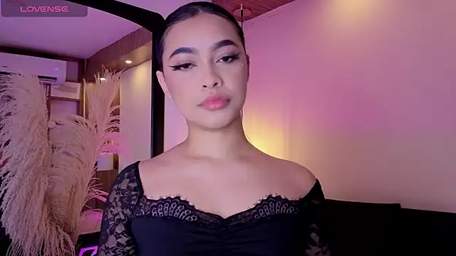 Chloe monroee online show from July 2, 2026, 3:23 am